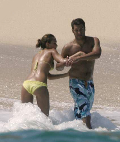 Jessica Alba sur la plage